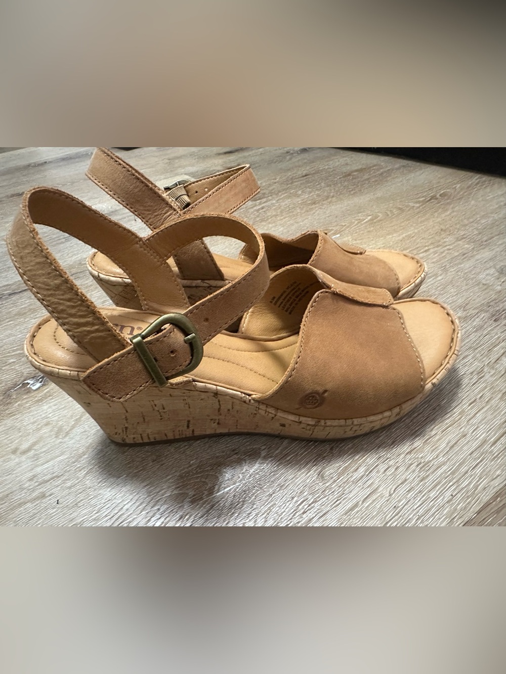 Born Agnio sandals